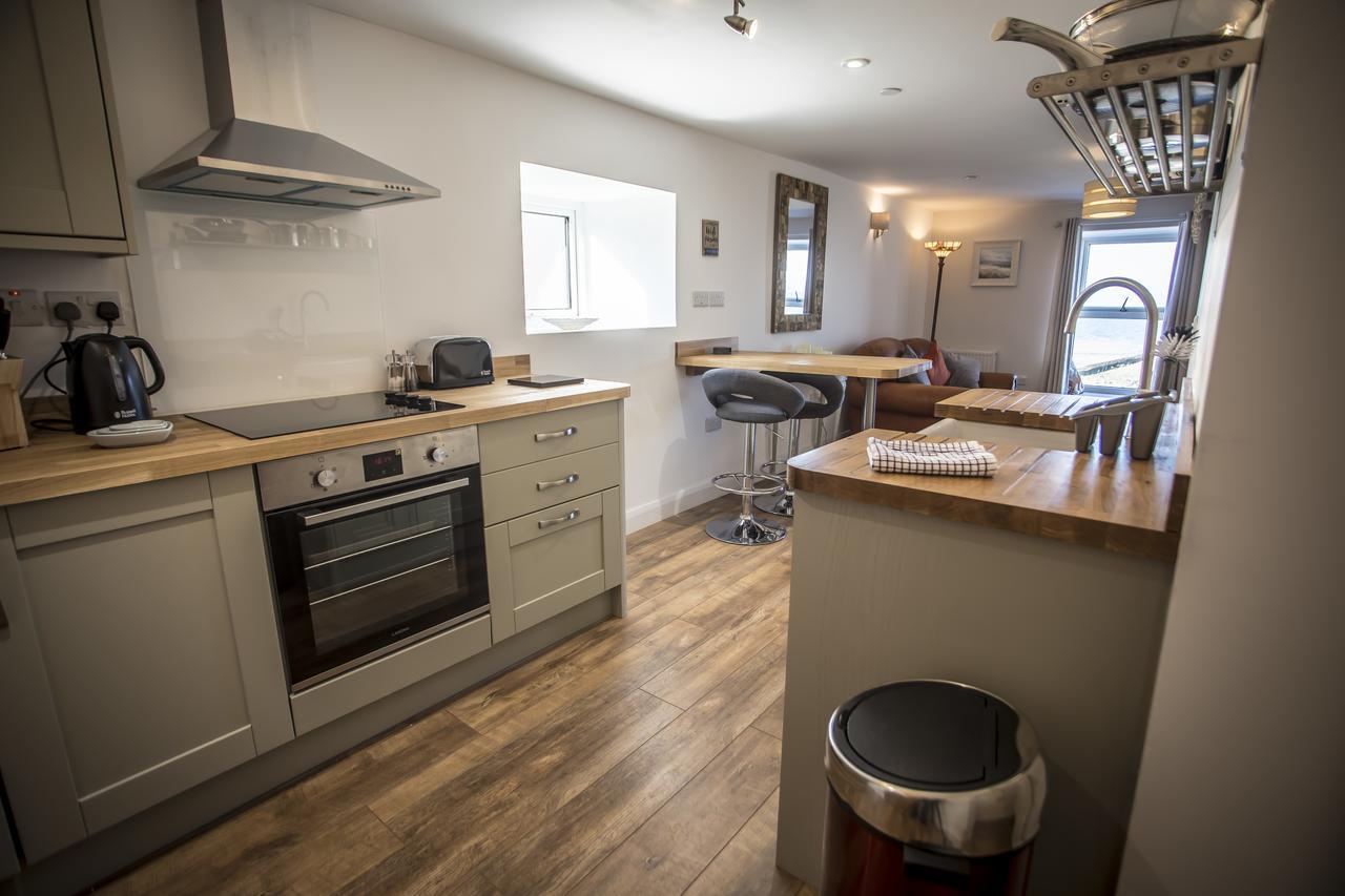 Waters Edge Holiday Apartments Benllech Eksteriør billede